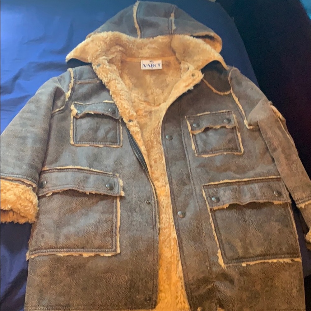 Boy’s kids shearling look coat by Varci ( Italy)